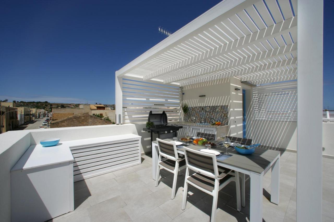 Itaca E Medea - Appartamenti Con Idromassaggio In Terrazza San Vito Lo Capo Exterior photo